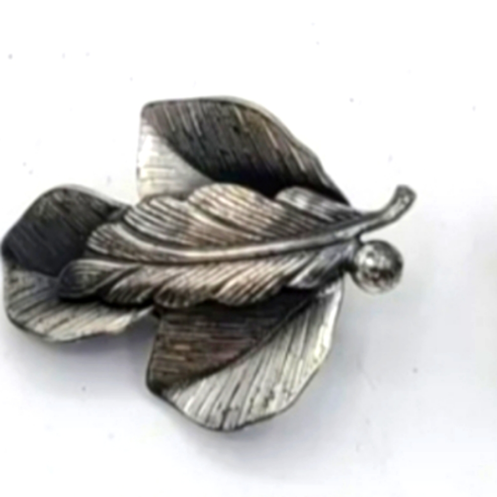 Botticelli Vintage 60s Blackened Silver Rare Leaf Clip On Earrings - Picture 3 of 12